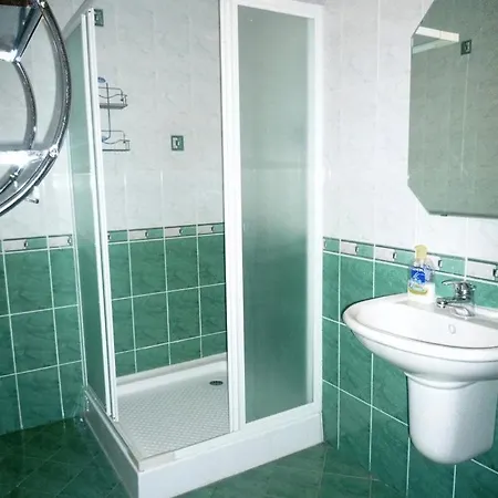 Seasons Mountain Vistas 홈스테이 고베다르치